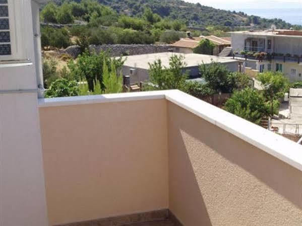 Apartments Mazuran Hvar Town Exterior foto